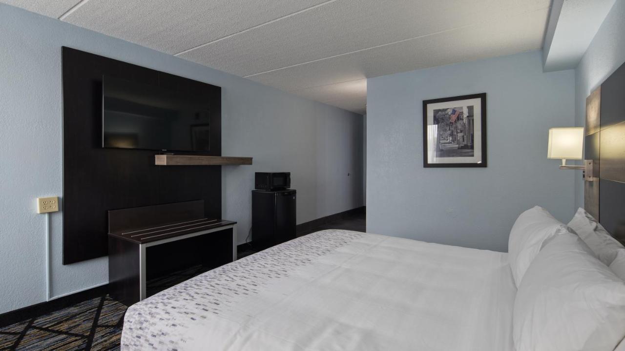 Clarion Pointe Jacksonville Near Camp Lejeune Exterior photo